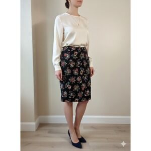 Ann Taylor Floral Pencil Skirt Black Multi Color Textured Knee Length Size 10